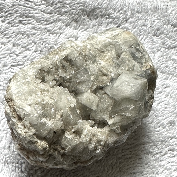 Celestite Raw Geode Crystal/Rock - Picture 1 of 3